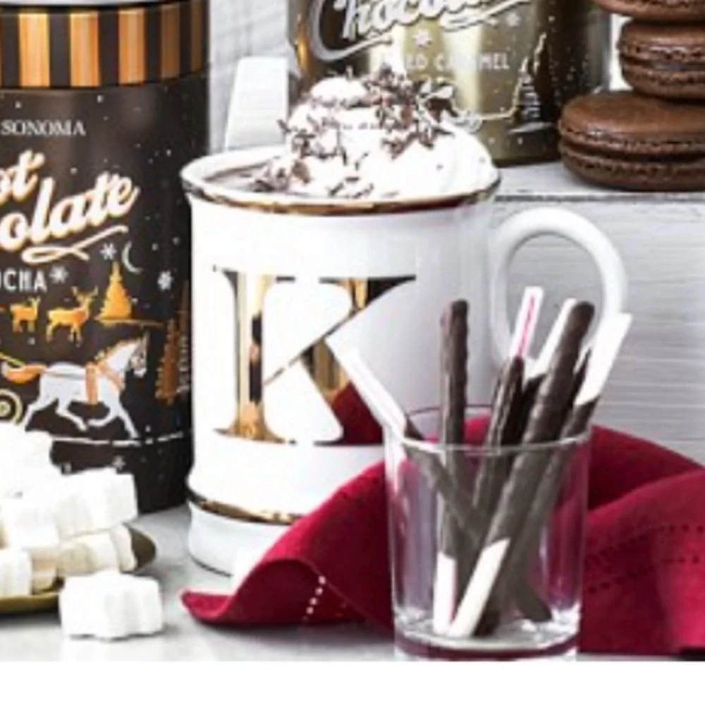 ☕️Williams Sonoma☕️Gold Monogram “K” Coffee Mug